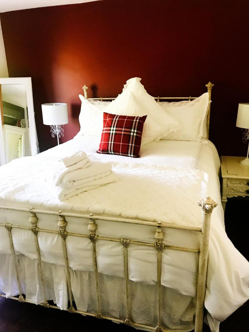 The Tartan House Bed & Breakfast Ajax Buitenkant foto